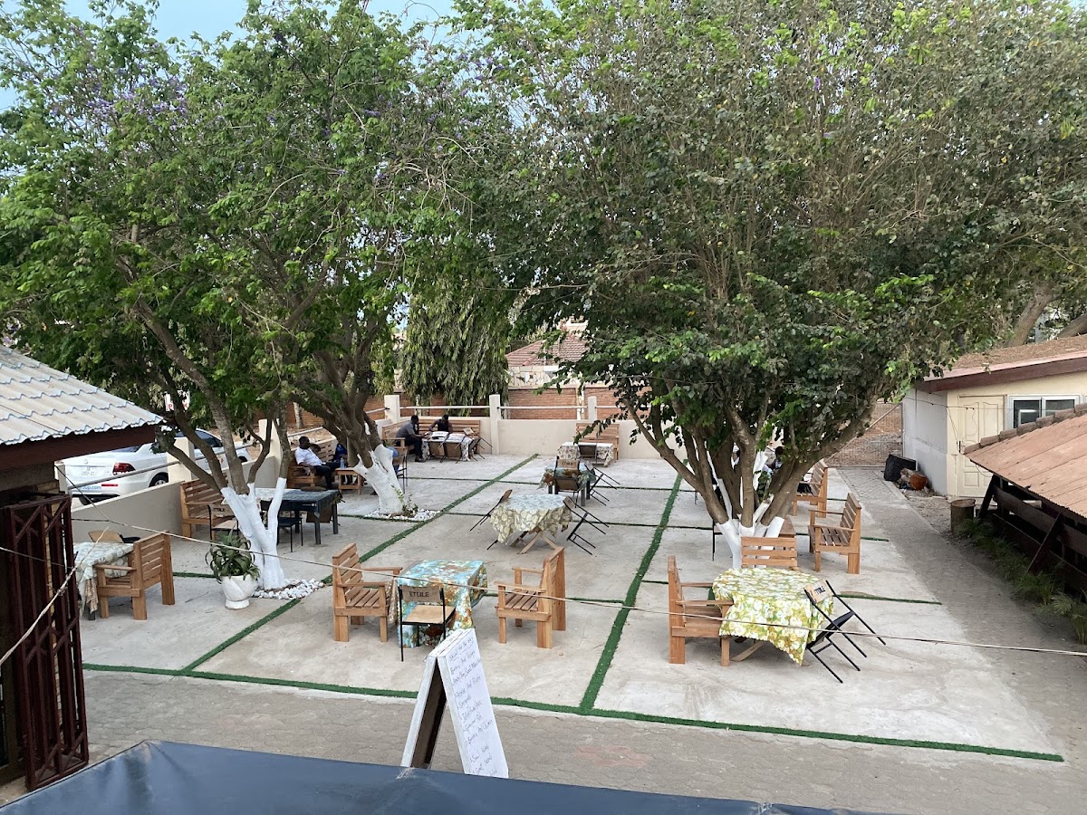 Etoile Garden Restaurant